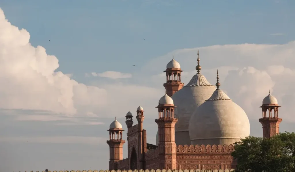 Badshahi Masjid Lahore - AAM Travels Multan