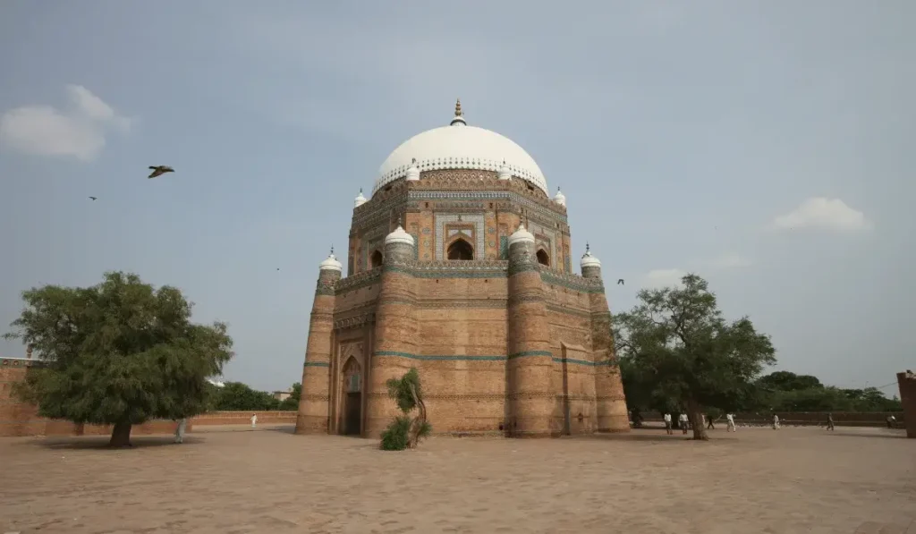 Shah Rukn-e-Alam shrine - aamtravels.com