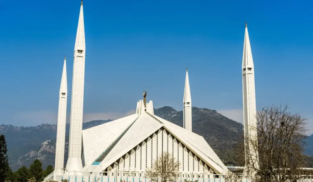 faisal mosque islamabad - AAM Travels Blog
