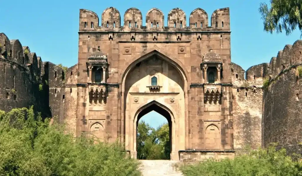 magnificent Gates and Walls of rohtas fort - aamtravels.com